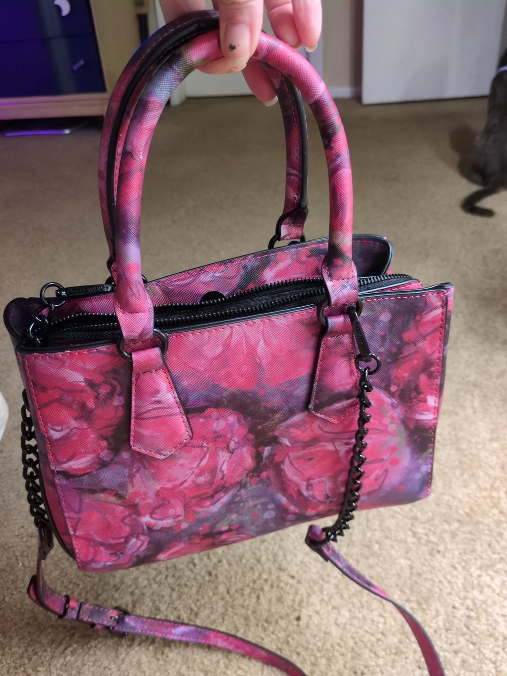 Steve Madden Black & Red Roses floral handbag  W Card Holder & Detachable Strap